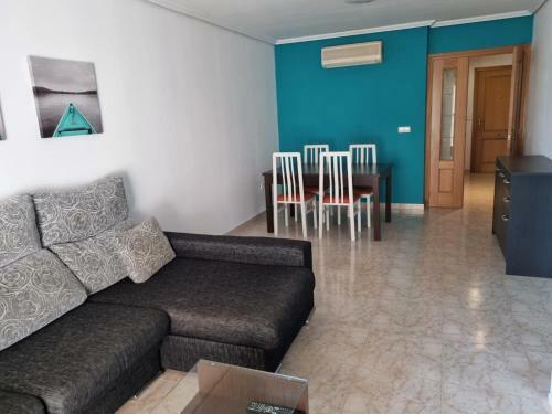 Apartamento Piso Amplio Con Todas Las Comodidades