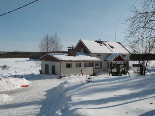 Authentic Arctic Country House By The River