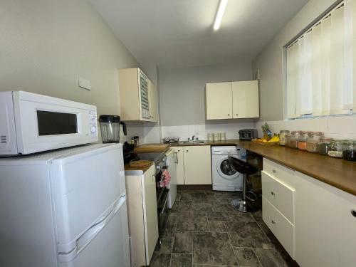 Apartamento Commonwealth Sweet Spot: Local To Aquatics Centre.