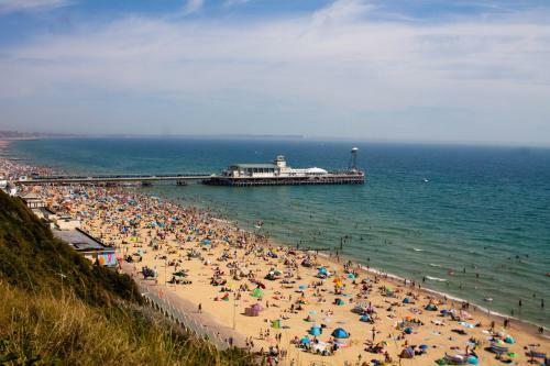 Student Only Zeni 6 Bed Apartment Bournemouth