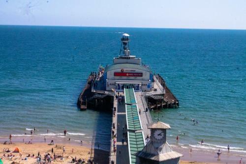 Student Only Zeni 5 Bed Apartment Bournemouth