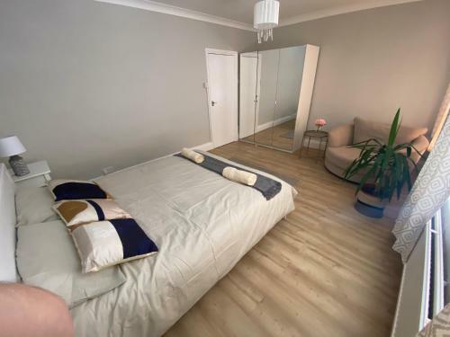 3 Bedroom House In Bournemouth