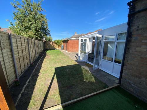 3 Bedroom House In Bournemouth