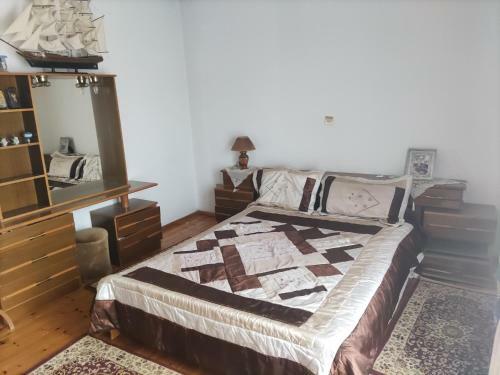 Maras Luxury Apartments In Feres