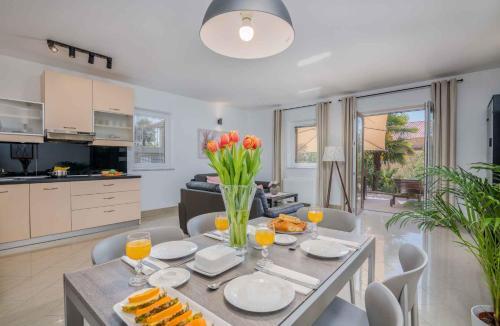 Apartment In Malinska Insel Krk 13004