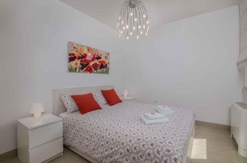 Apartment In Malinska Insel Krk 13004