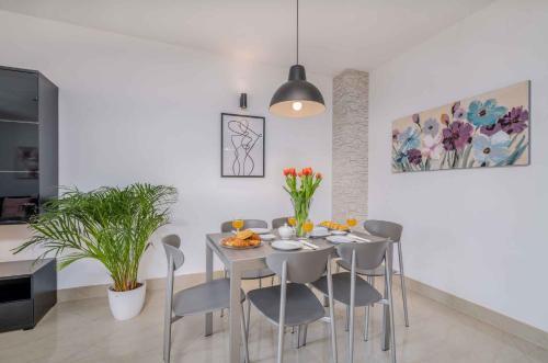 Apartment In Malinska Insel Krk 13004