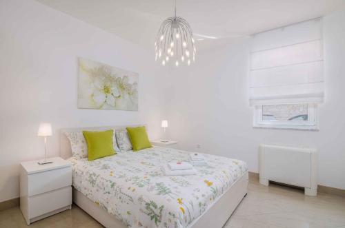 Apartment In Malinska Insel Krk 13004