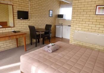 Coastal Comfort Motel