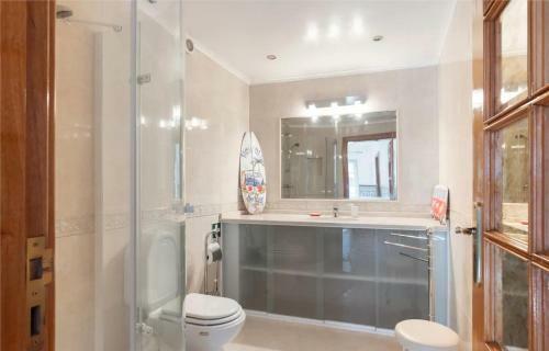 Villa Capela Beach House In Caparica