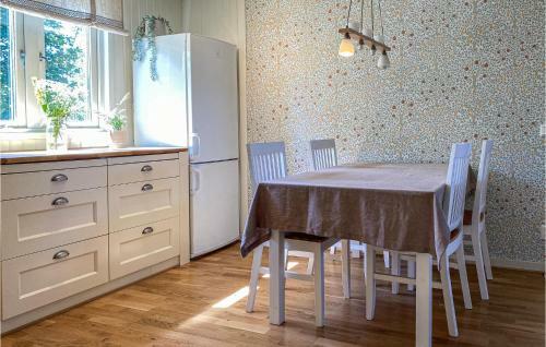 Nice Home In H�rryda With Wifi And 2 Bedrooms