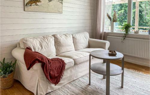 Nice Home In H�rryda With Wifi And 2 Bedrooms