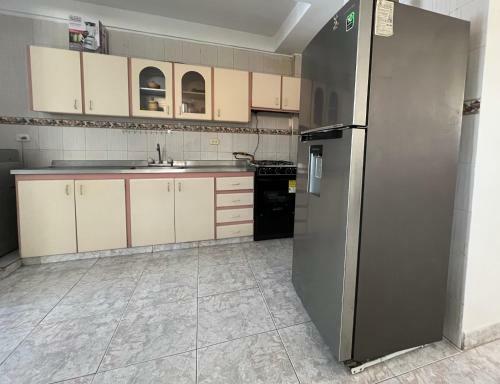 Gran Habitaci�n En Apto. Parque / Novios Centro