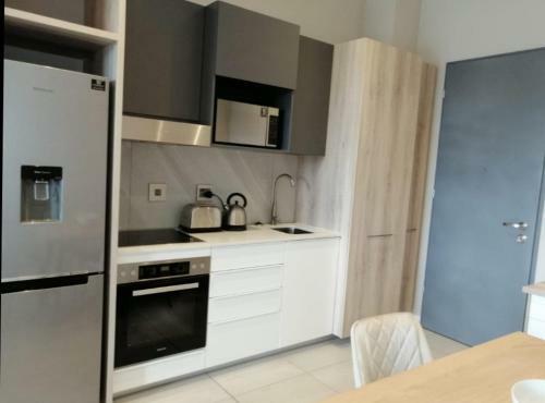 Luxurious Apartment In Menlyn Maine