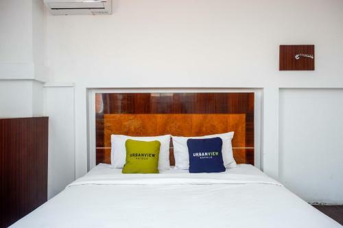 Urbanview Hotel Artama Simpang Lima