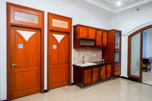 Urbanview Hotel Artama Simpang Lima