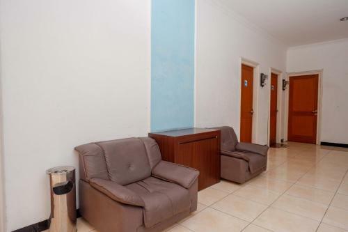 Urbanview Hotel Artama Simpang Lima