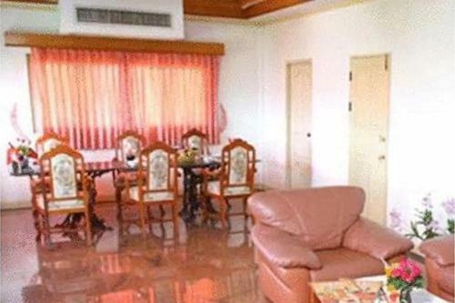 13 Coins Bang Yai Hotel