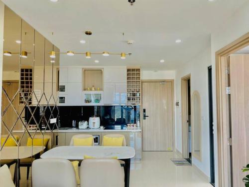 Apartment-3 Bedrooms View Th�nh Ph? +swimming Pool