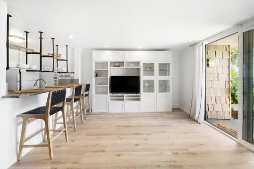 Golden Poppy Beach Cottage