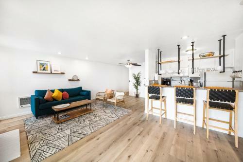 Golden Poppy Beach Cottage