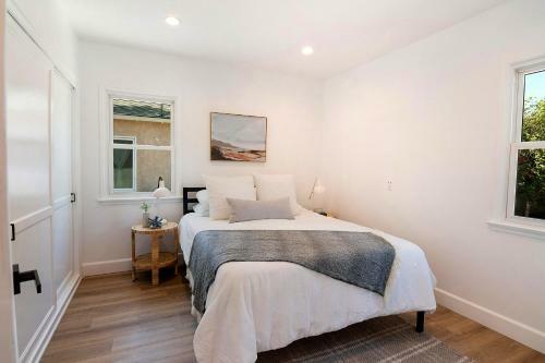 Cozy Modern 3 Bedroom Home