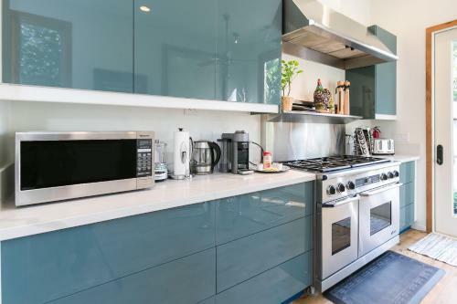Villa Culver City �4045 Jackson