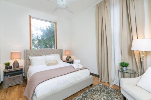 Villa Culver City �4045 Jackson