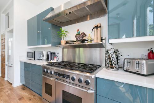 Villa Culver City �4045 Jackson