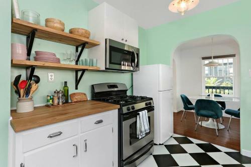 Silver Lake Craftsman Beauty