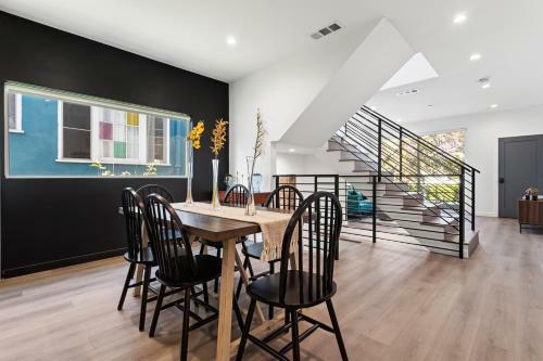 Luxury Hollywood 5 Bed Townhouse