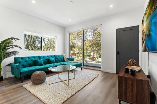 Luxury Hollywood 5 Bed Townhouse