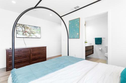 Luxury Hollywood 5 Bed Townhouse