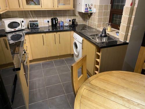 Entire 3 Bed Cottage, Peak District, Buxton.