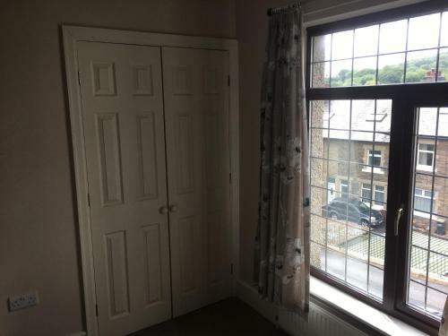 Entire 3 Bed Cottage, Peak District, Buxton.