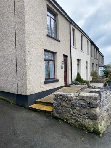Entire 3 Bed Cottage, Peak District, Buxton.