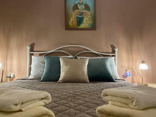 Villa Yiuli, Spacious And Colourful!