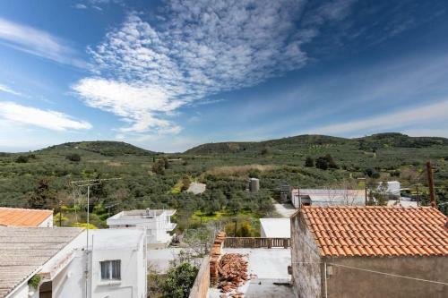 Villa Yiuli, Spacious And Colourful!