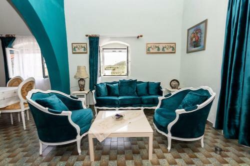 Villa Yiuli, Spacious And Colourful!