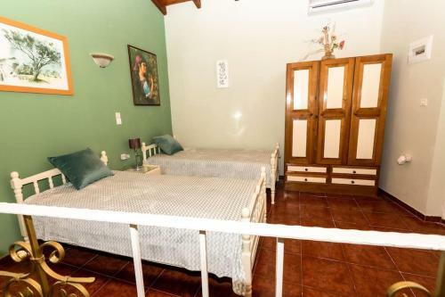 Villa Yiuli, Spacious And Colourful!