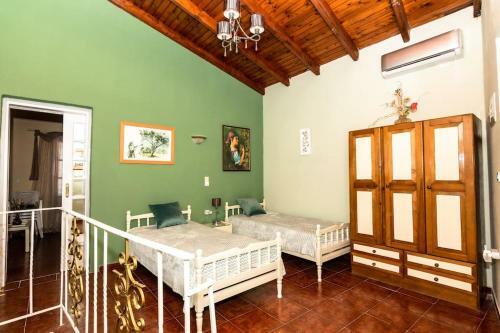 Villa Yiuli, Spacious And Colourful!
