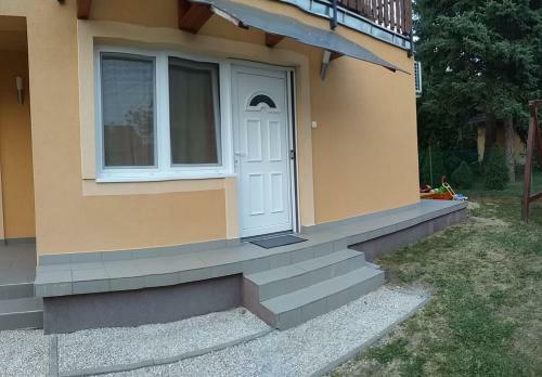 Hostal Balassa Csal�di Apartman
