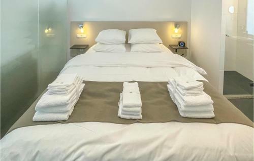 Awesome Home In Otterlo With Wifi And 1 Bedrooms