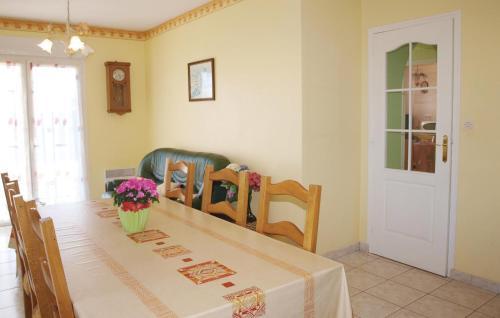 Holiday Home Terrasson M-694
