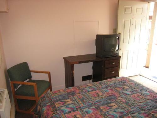 Frontier Motel