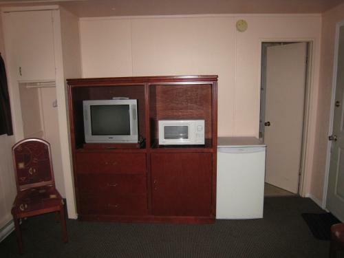Frontier Motel