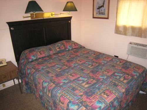 Frontier Motel
