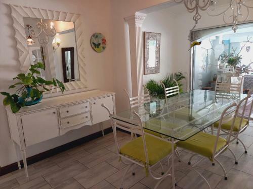 Hostal Ocean Blue Suite - Villa Roc Guesthouse