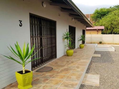 Hostal House 205