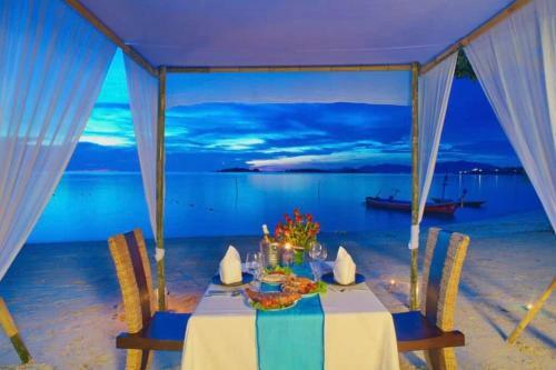 Beachfront 3 Bedroom Villa Baha